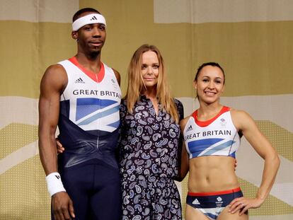 Foto del día: Stella McCartney presenta en pijama el uniforme olímpico británico