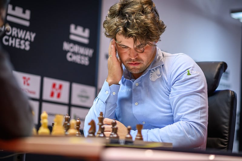 Carlsen, durante su partida de hoy contra So en Oslo