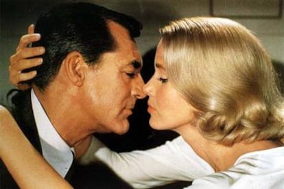 Cary Grant y Eva Marie Saint, en un fotograma de <i>Con la muerte en los talones.<i>