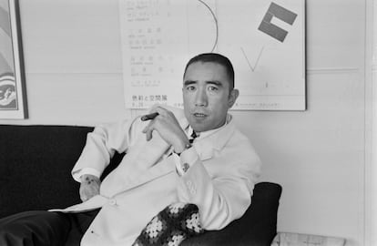 El escritor japonés Yukio Mishima en 1969.