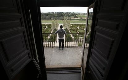 Vista desde el interior del Palacio del Infante Don Luis de Borbón, actual Boadilla del Monte.