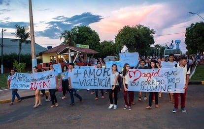 Estudiantes de la Universidad Federal de Pará se manifiestan por la ciudad tras la muerte de Magid Elias Mauad França, asesinado junto con otros dos jóvenes el 2 de octubre, en Altamira.