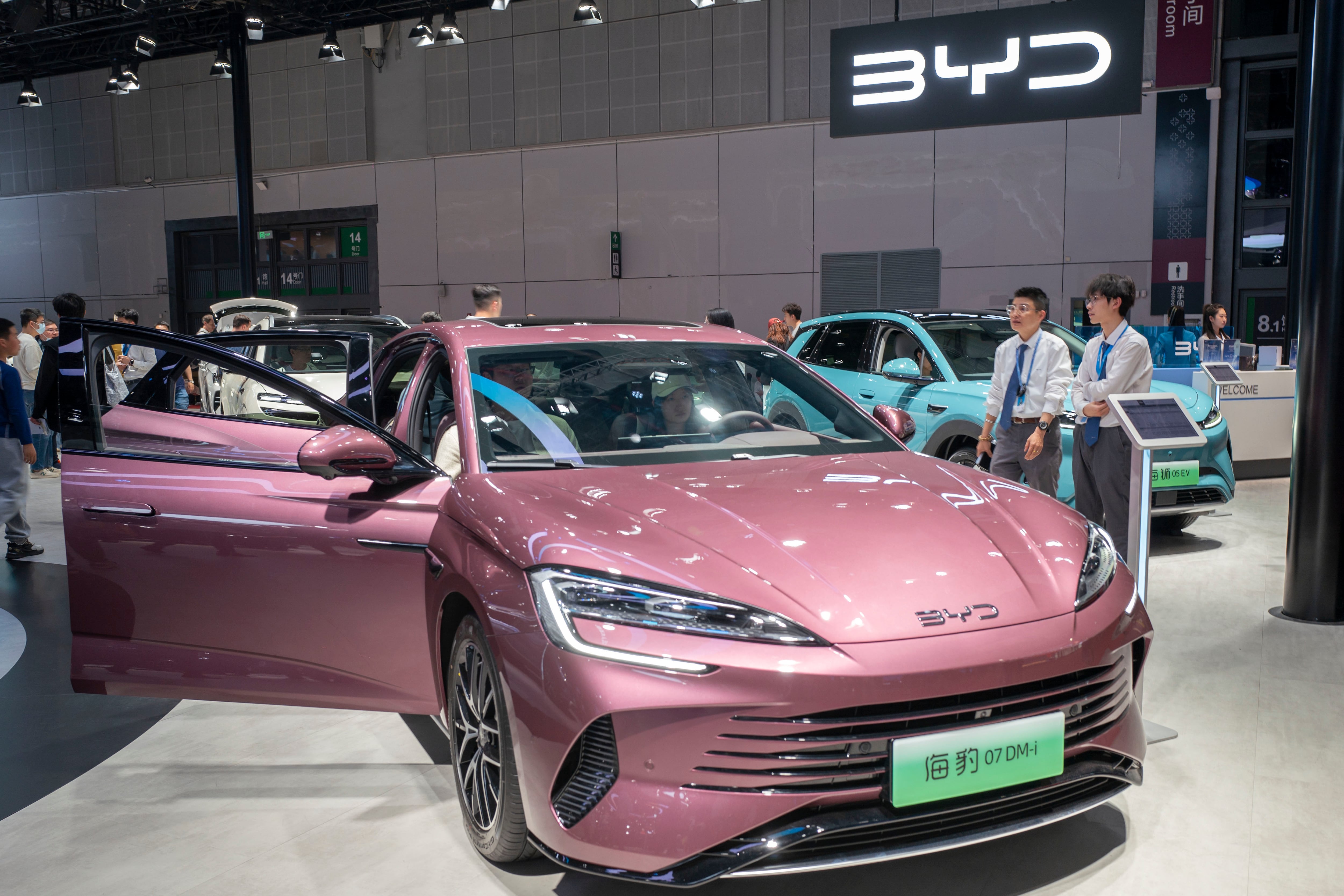 Las marcas de coches chinas se despedazan en el mercado local con ofertas imposibles y dejan en fuera de juego al resto