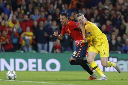 Rodrigo, en una acción ante Inglaterra este lunes.