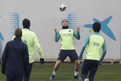 Rakitic, en el entrenamiento de este miércoles en Sant Joan Despí.