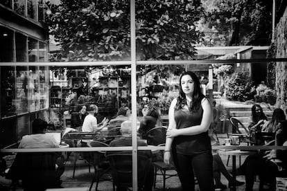 La escritora Fernanda Melchor posa para un retrato en Ciudad de México.