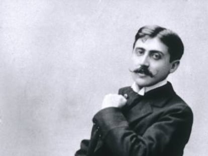 El escritor Marcel Proust en una sesi&oacute;n fotogr&aacute;fica.