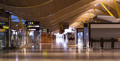 Aeropuerto de Barajas, el 8 de abril, prácticamente vacío.