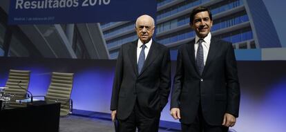 El presidente del BBVA, Francisco González; y el consejero delegado, Carlos Torres Vila.