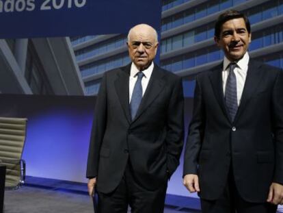 El presidente del BBVA, Francisco González; y el consejero delegado, Carlos Torres Vila.