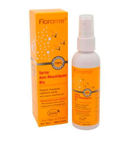 En formato spray, de Florame. Contiene aceites esenciales 100% ecológicos (Citronela, Eucalipto, Menta Piperita y Pachulí, entre otros) y alcohol ecológico de Lavanda. Su aroma es ligero y debe aplicarse sobre la ropa (16,75 euros).