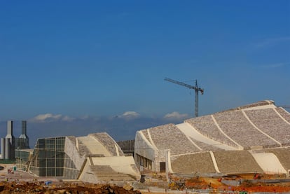 Panorámica de la Ciudad de la Cultura de Santiago de Compostela, con la biblioteca y el archivo de Galicia, situada en el monte Gaiás.