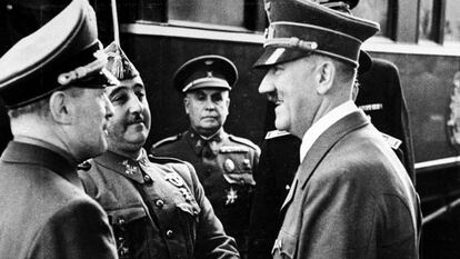 Francisco Franco y Adolf Hitler en Hendaya (Francia) en 1940.