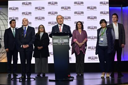 Declaración del ministro de Transporte, Guillermo Reyes, al término de la reunión sobre la situación de Viva Air, en Bogotá