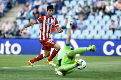 Secuencia del golpe que sufrió Diego Costa tras marcar gol.