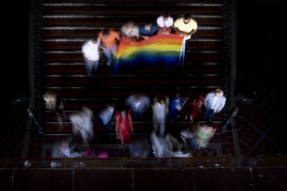 Acto de lectura de la declaración institucional con motivo de la conmemoración del Día del Orgullo LGTBI+, organizado por la Delegación del Gobierno en Andalucía, en Sevilla.