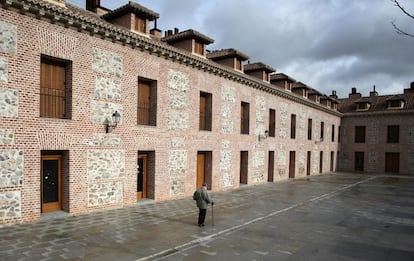 Los vecinos que entregaron sus casas como aportación a la sociedad, temen no recuperar sus hogares.