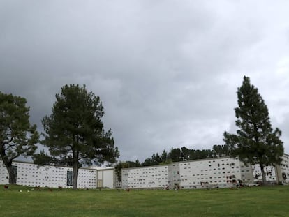 Vista general de los terrenos de Forest Lawn Memorial Park y Mortuary, el lugar de descanso final de Debbie Reynolds y su hija Carrie Fisher.