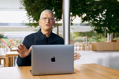 El CEO de Apple, Tim Cook, en la presentación del nuevo procesador de la compañía.