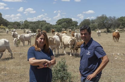 Miriam Talavera with Enrique Izquierdo, the coordinator of the School of 21st Century Shepherds.