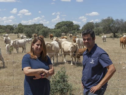 Miriam Talavera with Enrique Izquierdo, the coordinator of the School of 21st Century Shepherds.