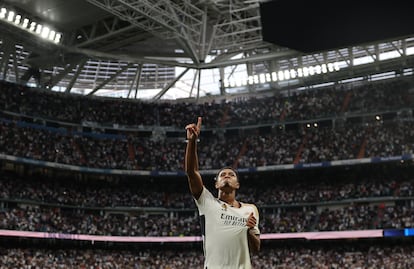 Jude Bellingham celebra su gol en el descuento ante el Getafe.