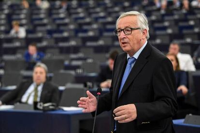 El presidente de la CE, Jean-Claude Juncker, da un discurso en el Parlamento Europeo en Estrasburgo (Francia). EFE/ Patrick Seeger