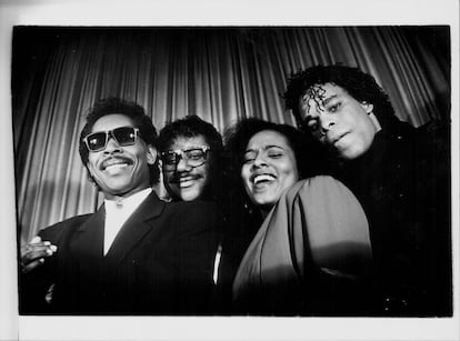 La banda The Real Milli Vanilli; Brad Howell, John Davis, Gina Mohammed y Ray Horton, a principios de los noventa.