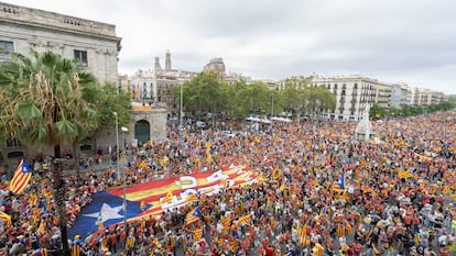 Vista de la movilización convocada por la ANC y otras entidades independentistas con motivo de la Diada, este jueves en Barcelona. 
