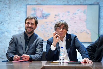 Toni Comín y Carles Puigdemont, el viernes en la reunión de la cúpula del Consell de la República en Ribesaltes (Francia).