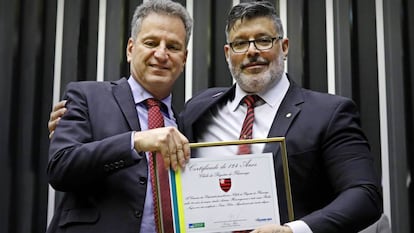 Landim ao lado do deputado Alexandre Frota em sessão solene no Congresso.