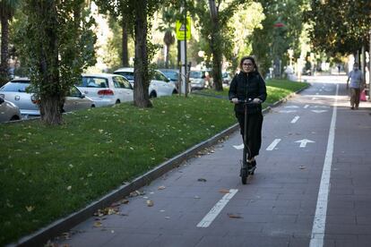 La acera bici del paseo de Valldaura, en Barcelona.