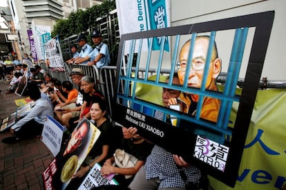 Manifestación de activistas que protestan por la excarcelación de Liu Xiaobo en Hong Kong, China, el 10 de julio de 2017.