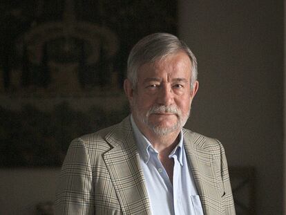 El escritor José María Guelbenzu.