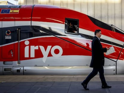 Un tren de Iryo en la estación Joaquin Sorolla en Valencia.