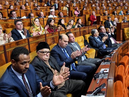 Parlamentarios marroquíes, durante la sesión sobre la condena de la Eurocámara, el lunes en Rabat.