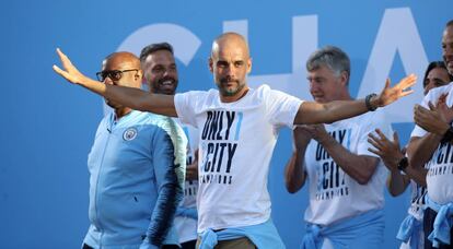 Guardiola, durante la celebración del título de la liga inglesa. 