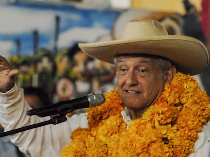 L&oacute;pez Obrador, en el municipio de Tixtla, Guerrero. 