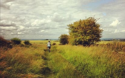 Ciclista en el Ridgeway National Trail, que coincide en algunos tramos con la Icknield Way, al sur de Inglaterra.