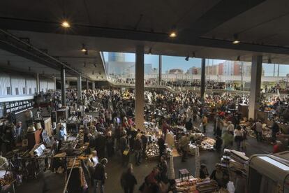 L&rsquo;activitat comercial trastoca radicalment l&rsquo;espai interior del nou mercat dels Encants.