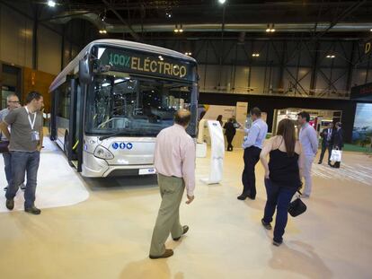 Exposición de un autobús cero emisiones en la anterior edición de la FIAA.