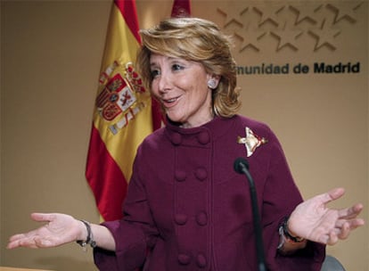 Esperanza Aguirre, durante la rueda de prensa ofrecida esta tarde en Madrid.
