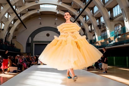 Uno de los vestidos del reciente desfile de Molly Goddard.