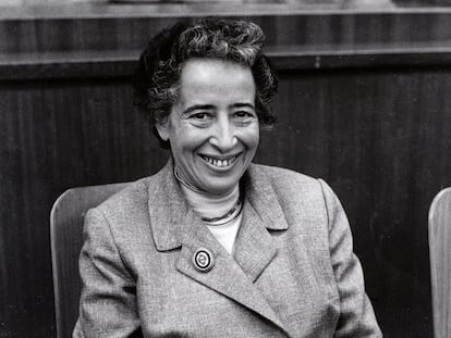 Hannah Arendt en el I Congreso de Críticos Culturales en Múnich, en 1958.