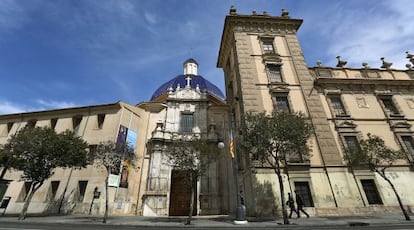 Fachada del Museo de Bellas Artes en Valencia.