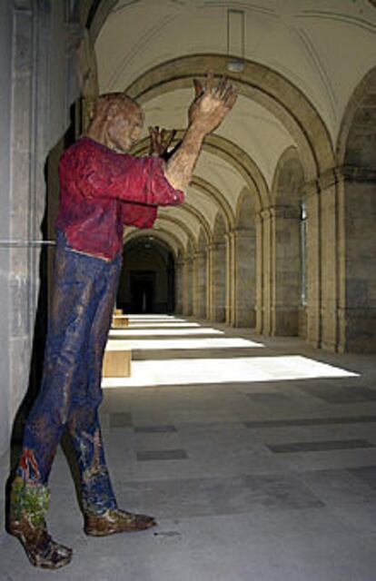 Escultura <i>Retrato de Antn Llamazares</i> (1984), de Francisco Leiro.