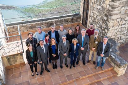 Representantes de la Fundación Abertis y el Centro Unescomed, en una foto de familia durante el encuentro.