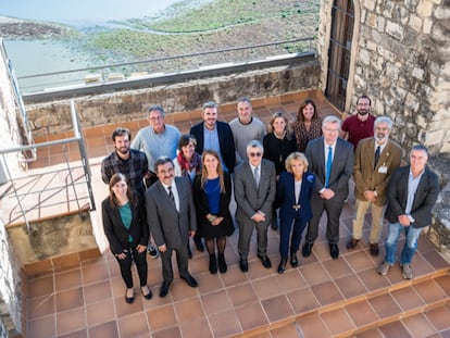 Representantes de la Fundación Abertis y el Centro Unescomed, en una foto de familia durante el encuentro.