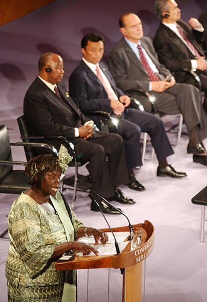 Intenvención de la Nobel Wangari Maathai en la Conferencia de París.