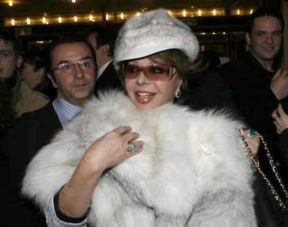 La artista Marujita Daz, a su llegada a la gala de la primera edicin de los Premios Gran Va de los Musicales 2006, que se han entregado en Madrid. 26 de febrero de 2007.